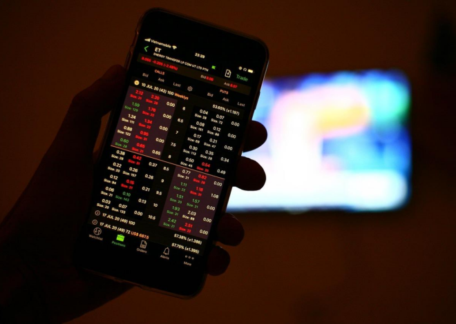 The Pros and Cons of Building a Career in Forex